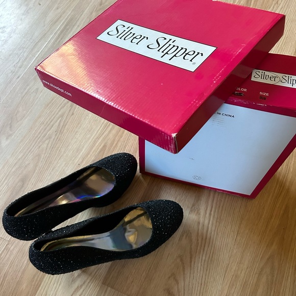 Sparking Black heals size 9.5 - Picture 2 of 5